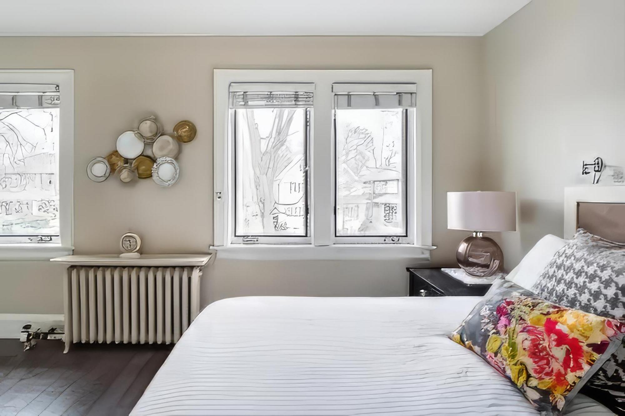 Double Bedroom On Up Or 3 Bedrooms In Basement Near Eglinton Subway Station โตรอนโต ภายนอก รูปภาพ